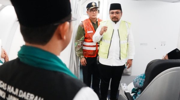 Jemaah Haji Kloter Perdana dari Bandara Kertajati Dilepas Menteri Agama
