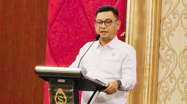 Ace Hasan Imbau Para Jemaah Saling Bantu karena Banyak Lansia