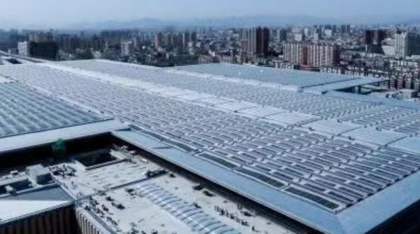 JA Solar Luncurkan Panel Surya Generasi Baru DeepBlue 4.0 Pro