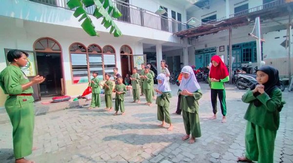 Melihat Anak Cabe Rawit Rungkut Ikuti Latihan Silat ASAD