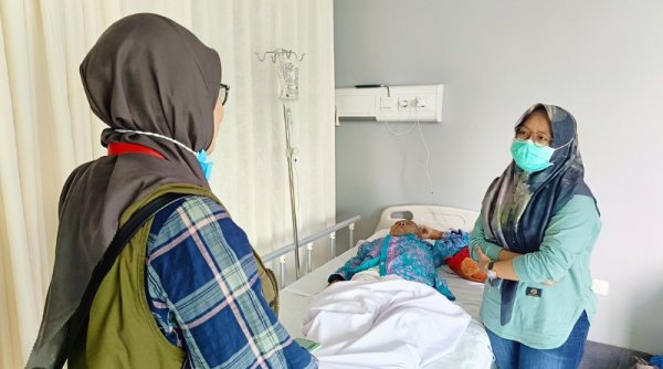 Aos Terbaring di Rumah Sakit, Ikhlaskan Istrinya Berangkat Haji Seorang Diri