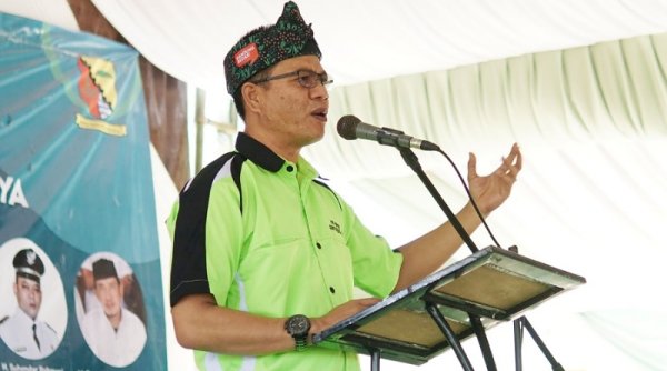 Kang DS Resmikan Pabrik Kopi hingga Bagi-Bagi Ribuan Paket Sembako di Pangalengan