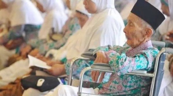 Dalam Layani Lansia, Seluruh Petugas Haji Harus Terapkan '4 Pasti'