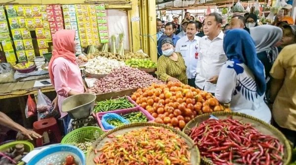 Walikota Eri Cahyadi Minta Harga Bahan Pokok Stabil Hingga Idul Adha