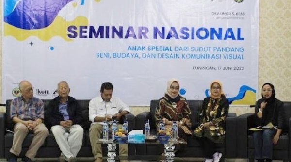 DKV FKOM Universitas Kuningan Menggelar Acara Seminar Nasional