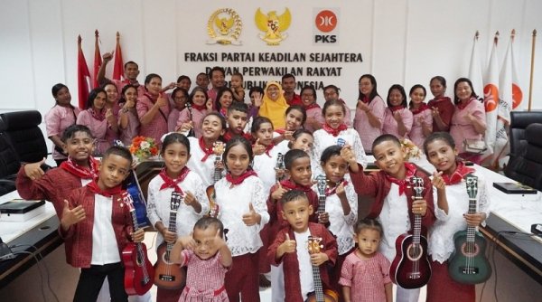 Lima Hari Naik Kapal, Sekolah Kristen di Maluku Kunjungi Fraksi PKS