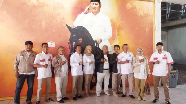 Buka Posko di Jln. Soreang-Banjaran, Massa Teriak "Prabowo Presiden Indonesia, Menang!"
