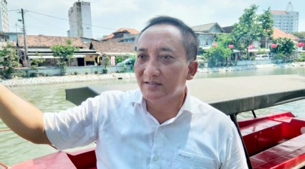 DLH Surabaya Pergoki Warga Sedang Nyuci Rumen di Kalimas