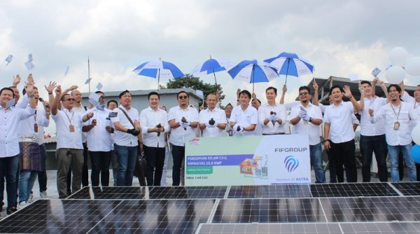 Dukung Energi Baru Terbarukan, FIFGROUP Lanjutkan Pasang Solar Panel yang ke-14