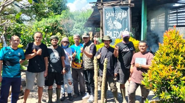 H. Tarya Kunjungi Tempat Pengelolaan Sampah di Kampung Paledang