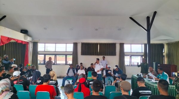 Pedagang dan Pemdes Ciparay Kembali Musyawarah, Camat, "Apapun keputusannya harus ditaati"