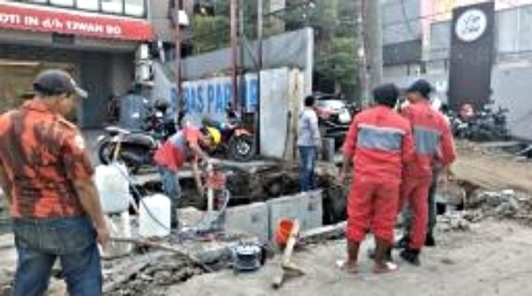 Musim Hujan, Pemkot Surabaya Garap Drainase di 60 Titik Rawan Banjir