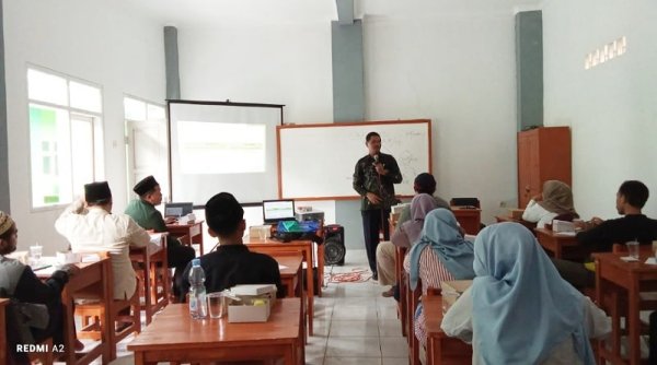 LP Ma'arif Kab. Bandung Berikan Pembekalan di Ponpes Al Munawaroh