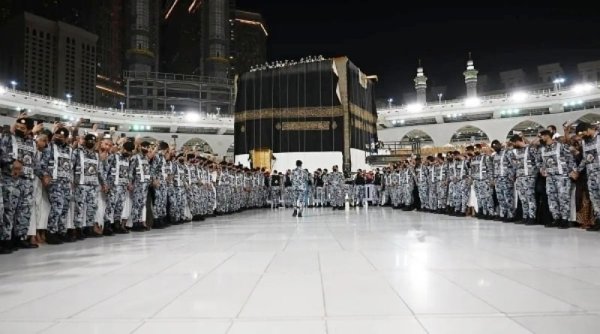 Diawasi Al Sudais, Kiswah Ka'bah di Masjidil Haram Diganti