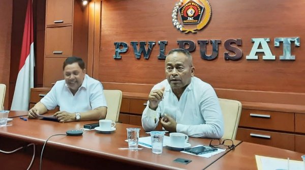 Ketum PWI Pusat Minta Kapolri Atensi Kasus Penikaman Wartawan di Baubau