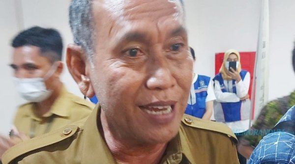 Pemkot Surabaya Sediakan Ribuan Seragam Gratis untuk Warga Miskin