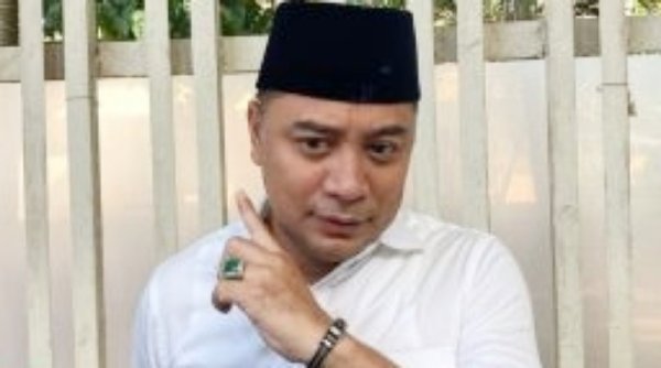 Pemkot Surabaya Bantu Seragam Sekolah Gratis, Wali Kota Eri: Jangan Pura-pura Miskin