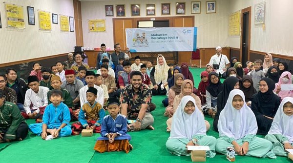 Muharram Bercahaya, YBM PLN Depok Bahagiakan Yatim Dhuafa