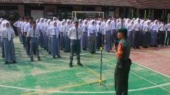 Isi MPLS, Babinsa Koramil 1904/Campaka Tingkatkan Karakter Anak Bangsa Berintegritas