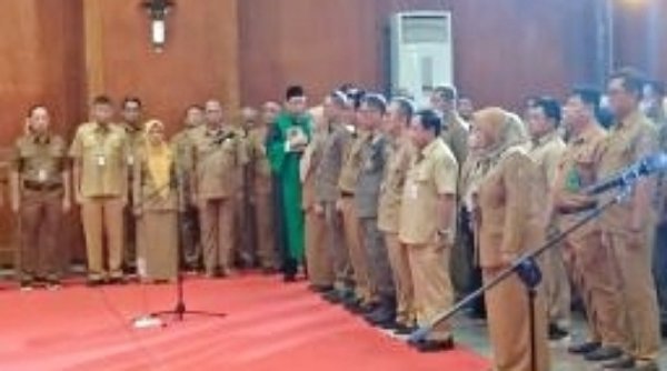 Wali Kota Eri Kembali Gelar Mutasi Pejabat Pemkot Surabaya, Fikser Rangkap Jabatan Kasatpol PP