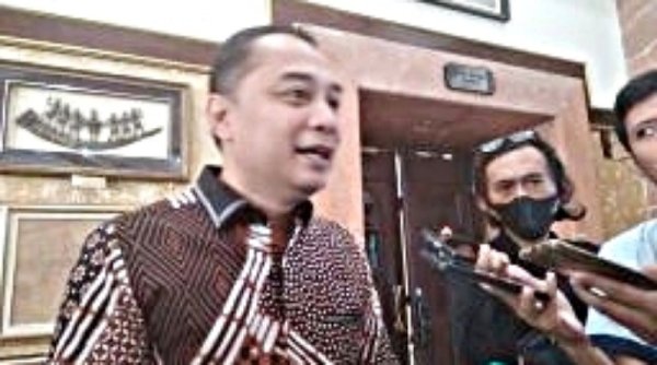 Temukan Juru Parkir Liar di Surabaya? Hubungi Command Center 112