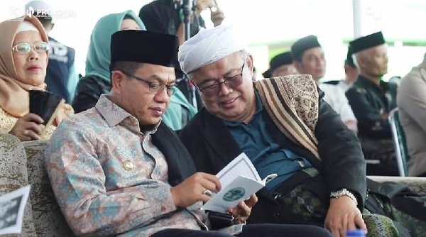 Dihadiri 1.000 Alumni, Bupati Dadang Supriatna Menghadiri Haul ke-18 KH Ahmad Jumhur