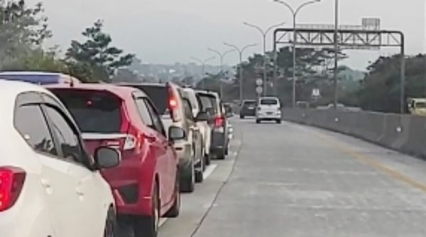 Dewa 19 Tampil di Stadion Si Jalak Harupat, Akses Keluar Tol Kutawaringin Macet Hingga 5 Km