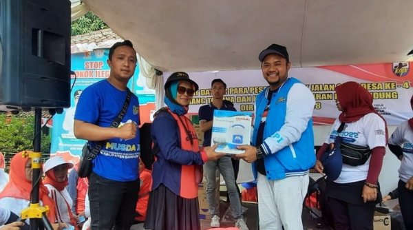 Ketua KNPI Kab. Bandung Apresiasi Kegiatan Gerak Jalan Saba Desa ke-4 di Kec. Banjaran