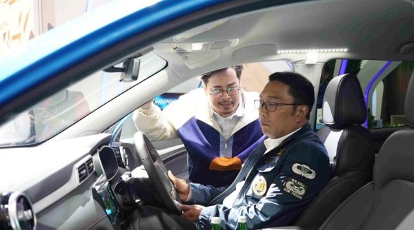 MG4 EV Jadi Pusat Perhatian GIIAS 2023, Ridwan Kamil Kesengsem