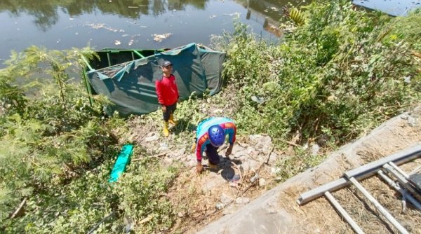 Odong-odong Tercebur Sungai di Surabaya, 15 Orang Jadi Korban Termasuk Anak dan Balita