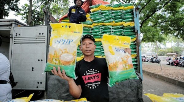 Harga Beras Melambung, Bulog Gelar Operasi Pasar di Kota Bandung