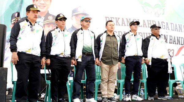 Buka Porseni PGRI 2023, Bupati Dadang Supriatna: Guru Disamping Berilmu juga Harus Sehat