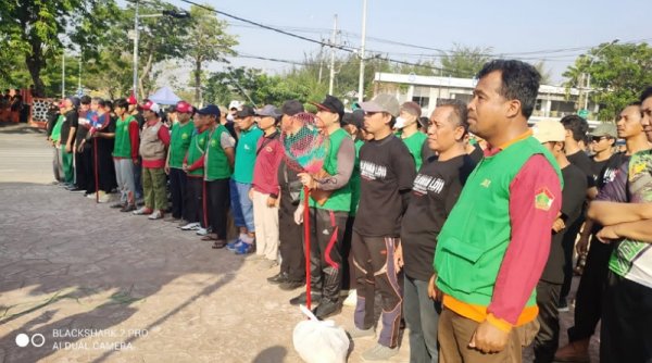LDII Kota Surabaya Gotong Royong Bersihkan Pantai Kenjeran