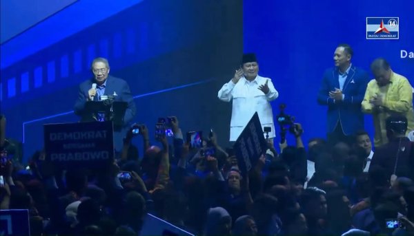 Asyik Joget, Momen SBY Nyanyikan Prabowo Lagu  "Kamu Ngga' Sendirian"