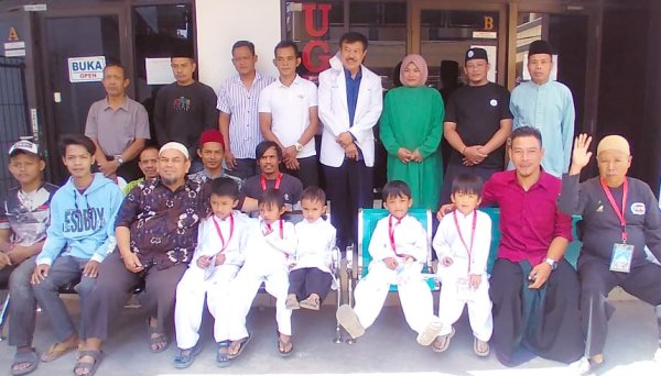 Dalam Rangka Memperingati Maulid Nabi, Pengurus Masjid At Taqwa Sukabirus Gelar Khitanan Masal