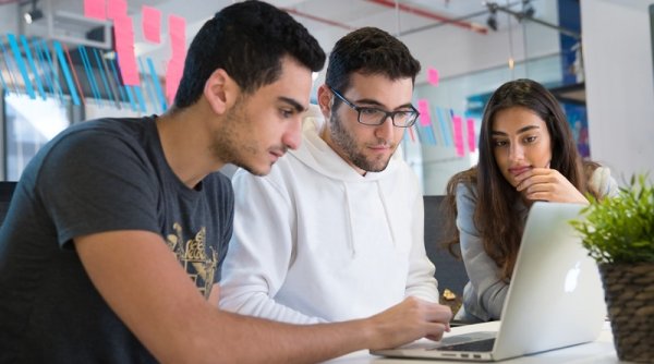 Pemikir Tercerdas UEA Akan Memasuki Hackathon Kripto Bybit di UEA
