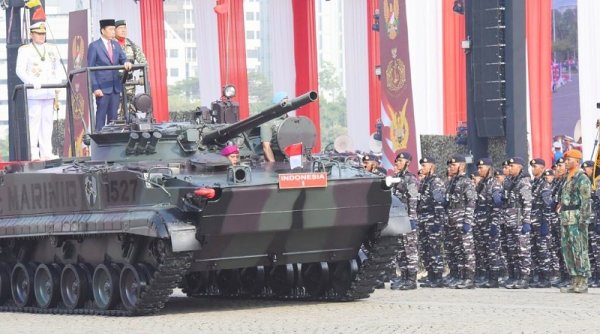 Peringati HUT ke-78 TNI, Presiden Jokowi Minta Bijak dalam Pengadaan Alutsista