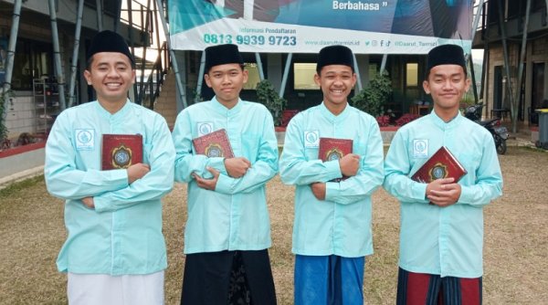 Tasyakuran Ponpes Daarut Tarmizi Sukabumi akan Dihadiri Yusuf Mansur dan Desy Ratnasari