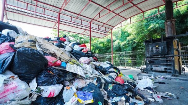 Ada Pelanggaran Sampah dan  Ketertiban Umum di Kota Bandung? Hubungi 0878-0484-0008