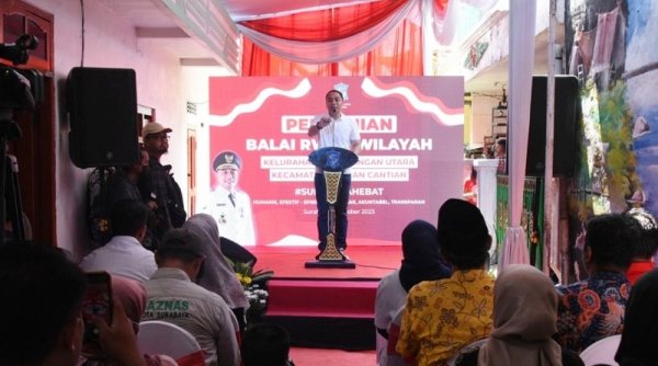 Layaknya Masjid, Wali Kota Eri Cahyadi Ajak Warga Surabaya Memakmurkan Balai RW