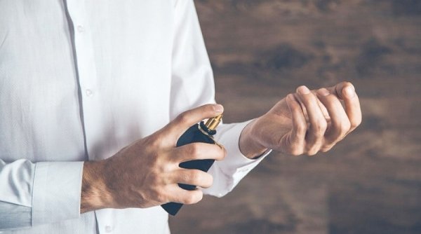 Salat Pakai Parfum Beralkohol, Bolehkah?