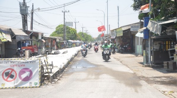 Transformasi Infrastruktur: Pemkab Sidoarjo Gaspol Pengerjaan Jalan Beton, Banjarsari-Damarsi 45% Rampung!