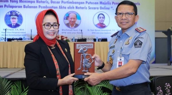Kakanwil Kemenkumham Jatim Ingatkan Notaris untuk Tingkatkan Integritas dalam Kinerja