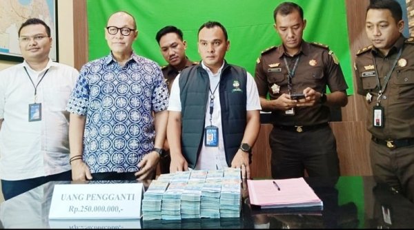 Kejari Tanjung Perak Terima Uang Pengganti dari Terpidana Korupsi PT Perinus