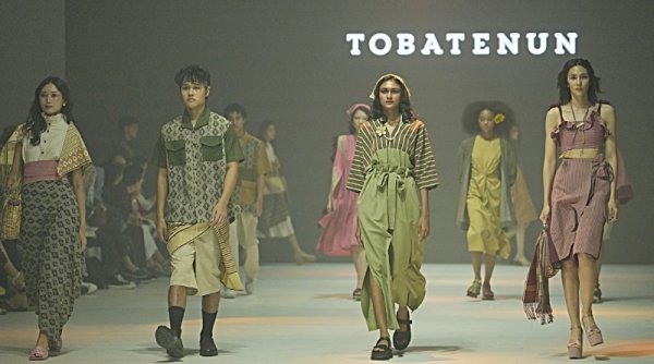 Tobatenun Luncurkan Koleksi "Masa Rani" di Panggung Jakarta Fashion Week 2024