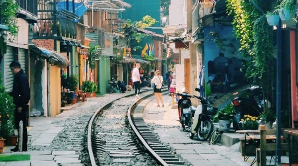 Perjalanan Kereta Api Epik yang Tidak akan Menguras Uang Anda