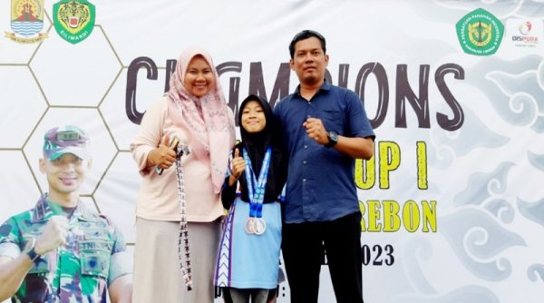 Tyas, Prestasinya Jadi Kebanggan SD Sain Al Farabi Cirebon
