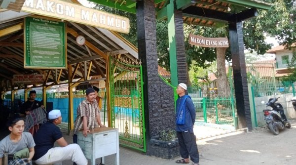 Belajar dari Gresik dan Ampel, Revitalisasi Tempat Ziarah Kampung Adat Mahmud Perlu Dilakukan