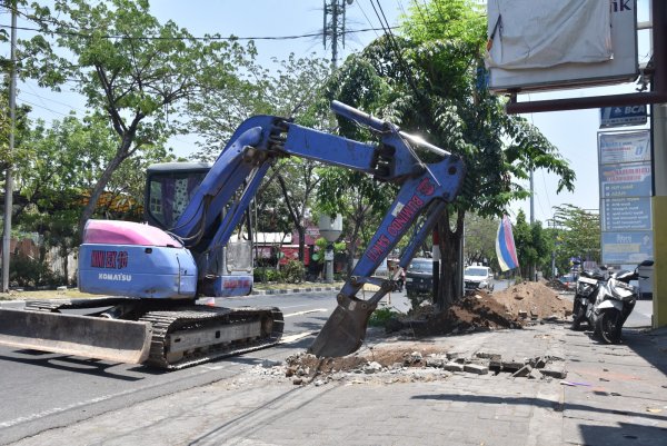 Revitalisasi Trotoar Lingkar Barat Sidoarjo: Transformasi Estetika untuk Kota yang Lebih Ramah dan Indah