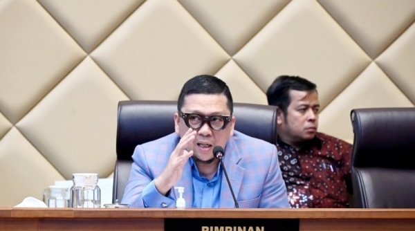 Revisi PKPU Terkait Syarat Usia Capres-Cawapres Disetujui Komisi II DPR RI